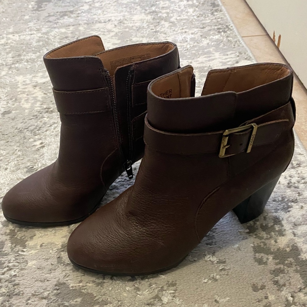 ⚠️LAST CHANCE⚠️Vionic booties